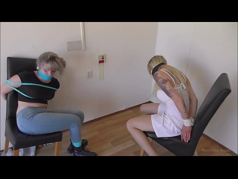 ❤️ Zasvojena / zvezana in z usti / deklica v stiski Super seks na sl.trysex.ru ❤