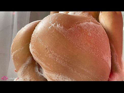 ❤️ Brunetka masturbira pičko z vibratorjem do intenzivnega orgazma pod tušem Super seks na sl.trysex.ru ❤